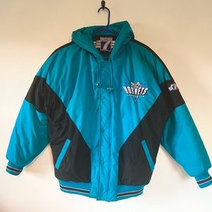 Vintage Charlotte Hornets puffer hooded coat.